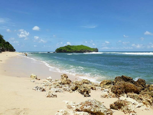 Wisata Pantai Sadranan Jogja 2025: Info Tiket, Lokasi, Snorkeling, dan Itinerary