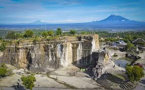 Tebing Breksi Jogja: Harga Tiket, Jam Buka, Sejarah, dan Spot Sunset Kece