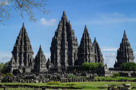 12 Candi di Jogja yang Wajib Dikunjungi: Sejarah, Lokasi, dan Keunikannya