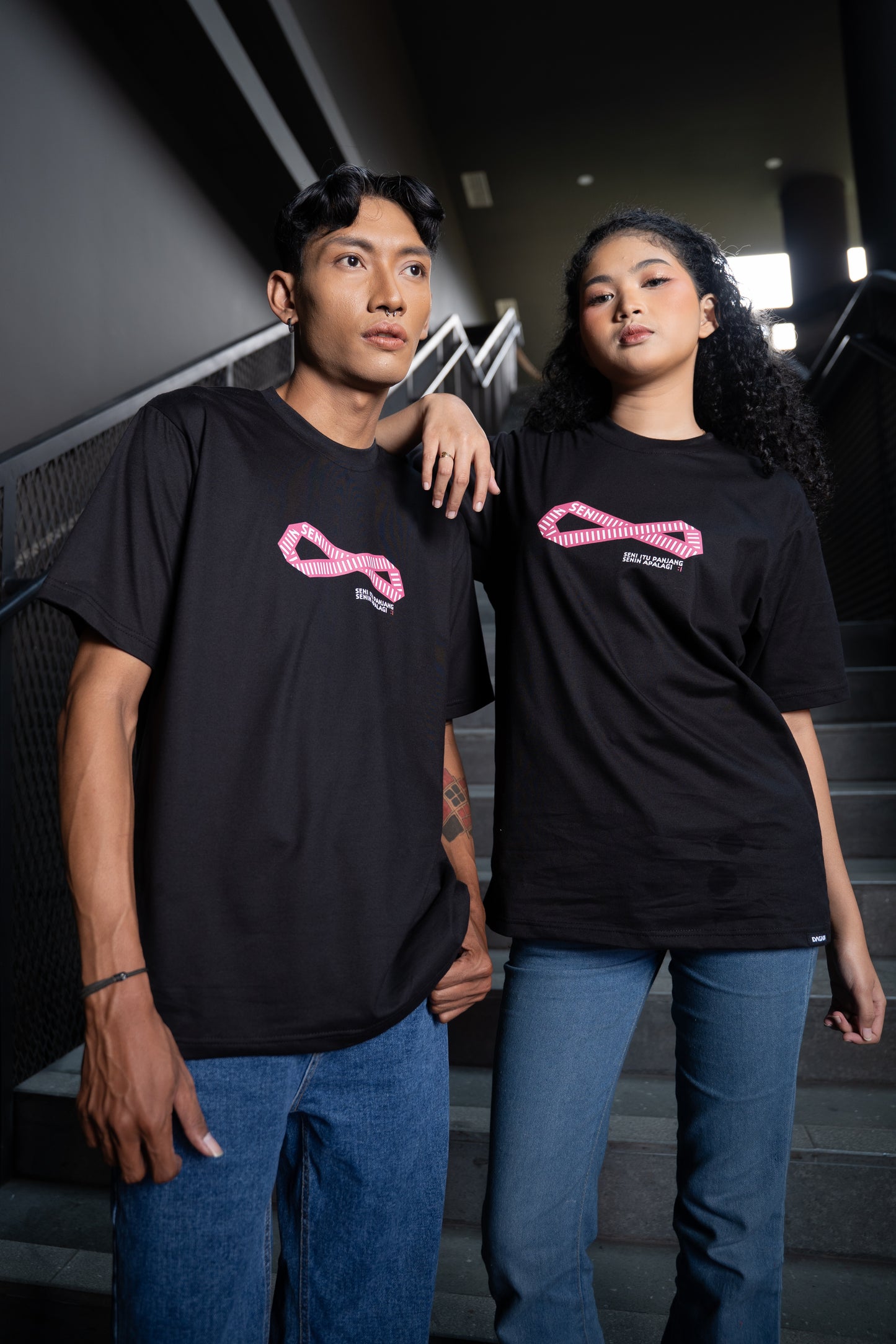 Dagadu T-shirt Reguler Official Merch Artjog 2026 Senin itu Panjang | Cotton Combed