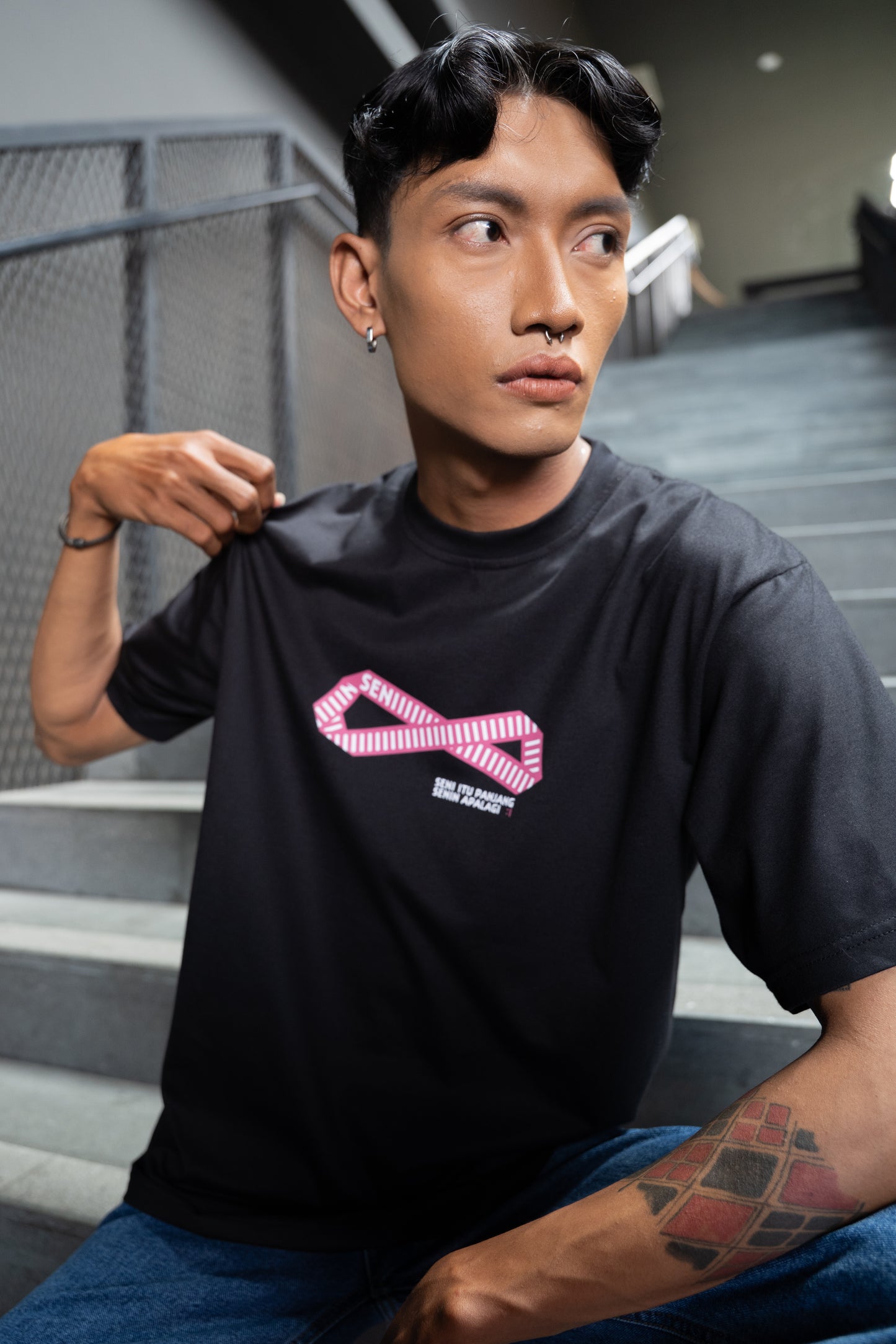 Dagadu T-shirt Reguler Official Merch Artjog 2026 Senin itu Panjang | Cotton Combed