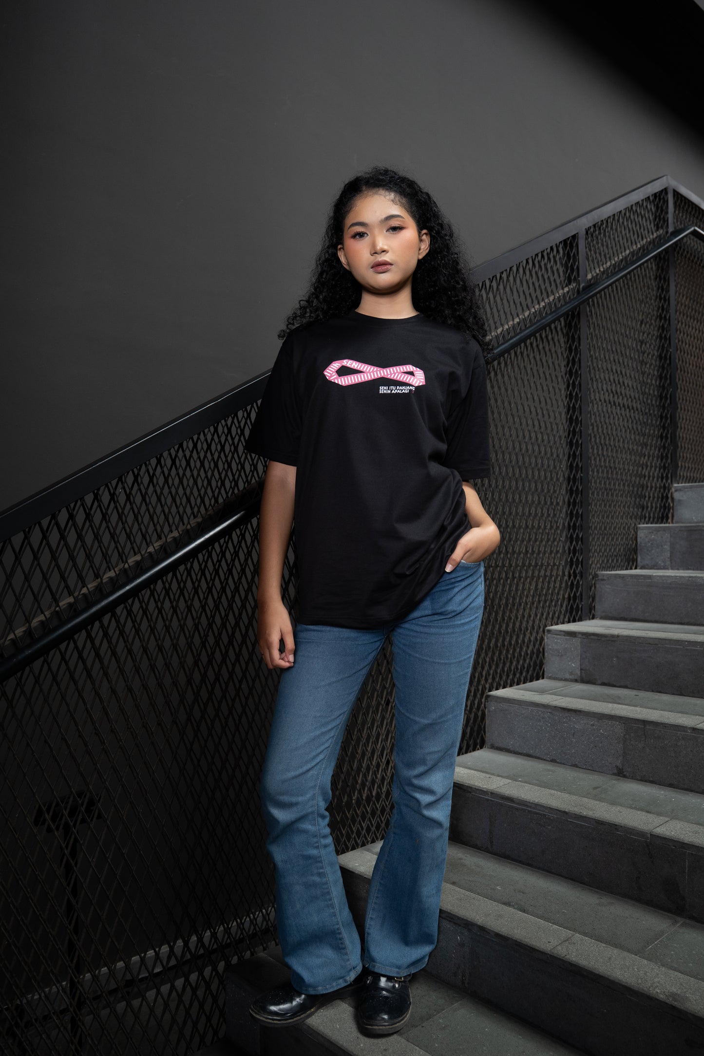 Dagadu T-shirt Reguler Official Merch Artjog 2026 Senin itu Panjang | Cotton Combed