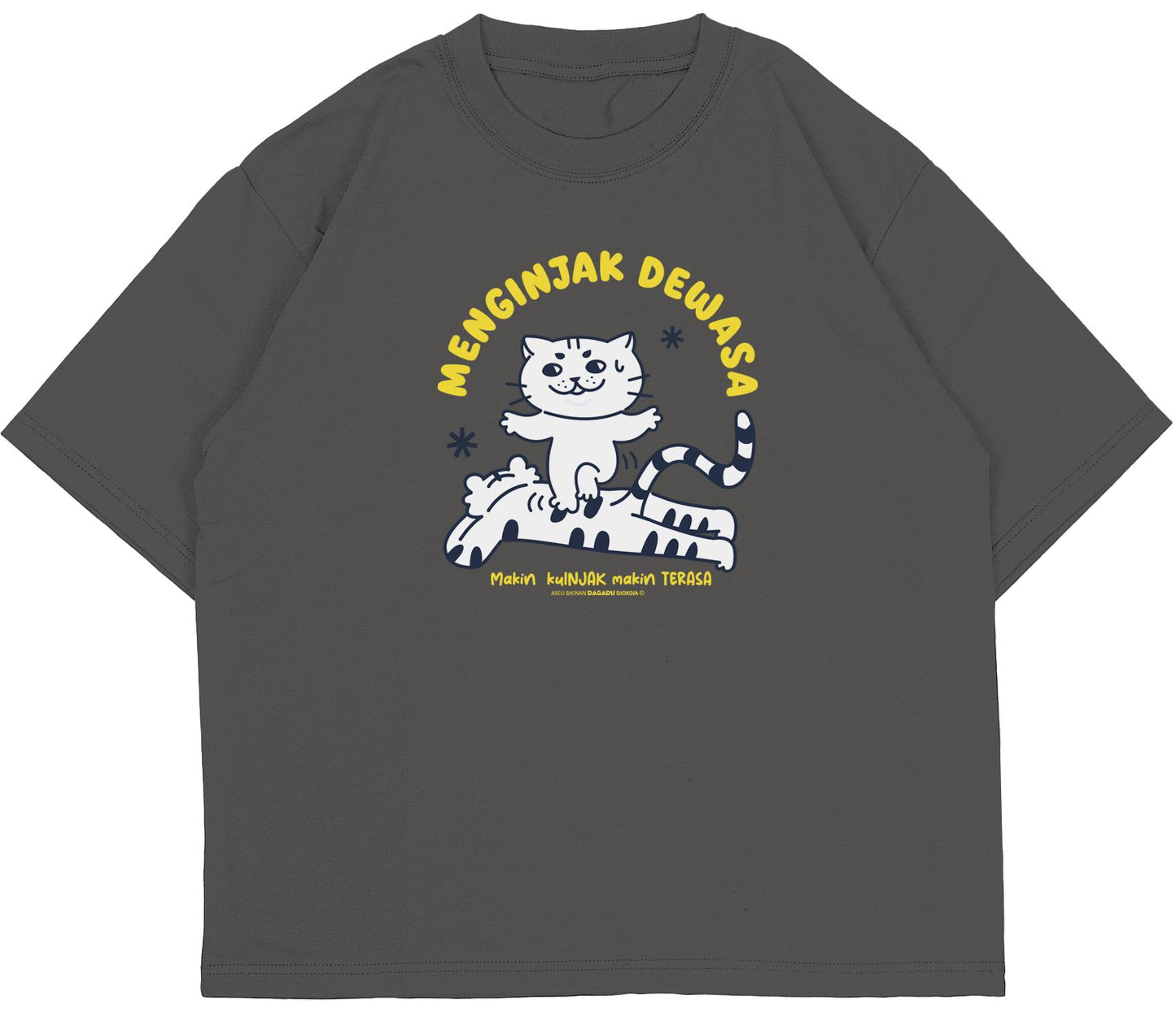 Dagadu T-Shirt Oversize Menginjak Dewasa | Kaos Lengan Pendek Pria Wanita | Cotton Interlock
