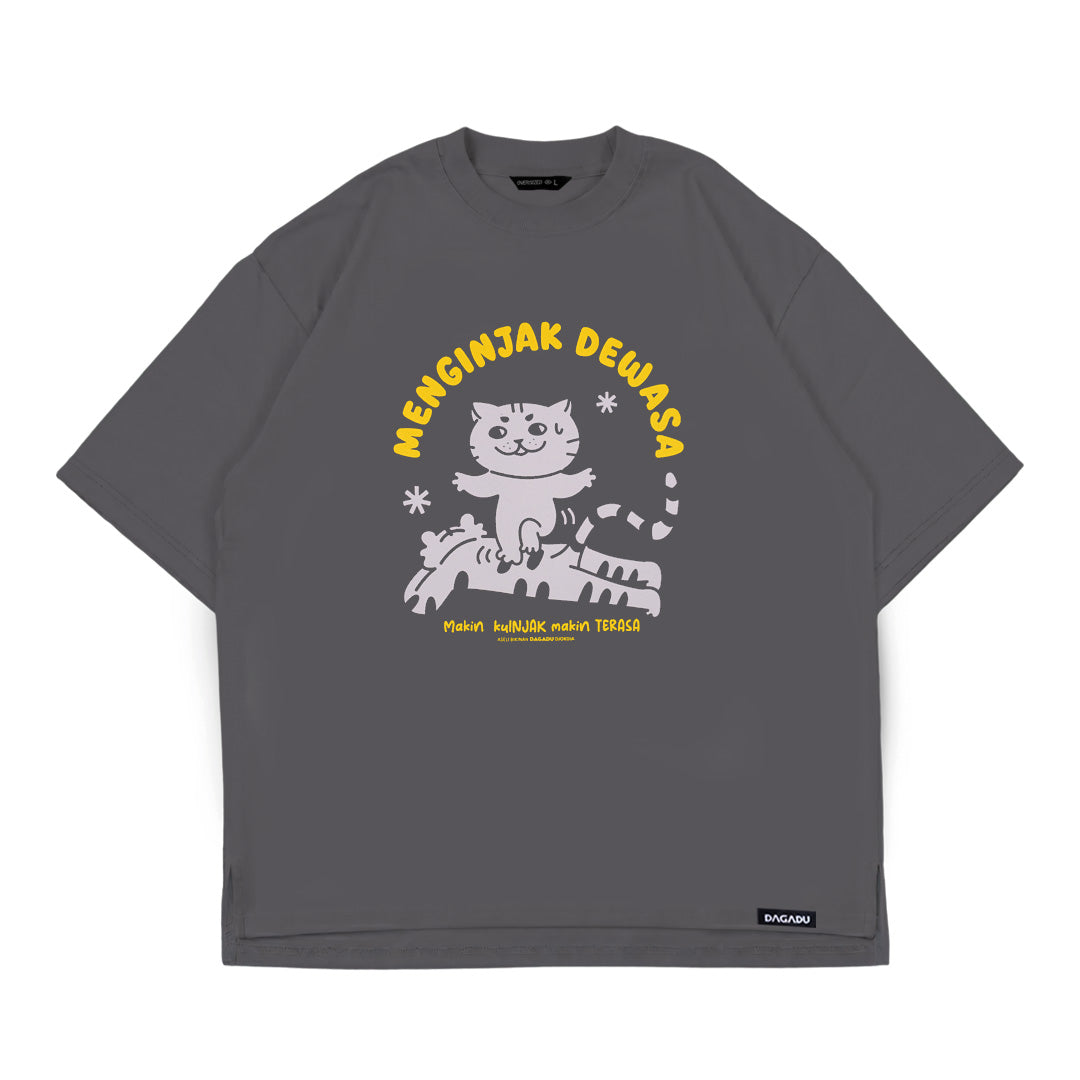 Dagadu T-Shirt Oversize Menginjak Dewasa | Kaos Lengan Pendek Pria Wanita | Cotton Interlock