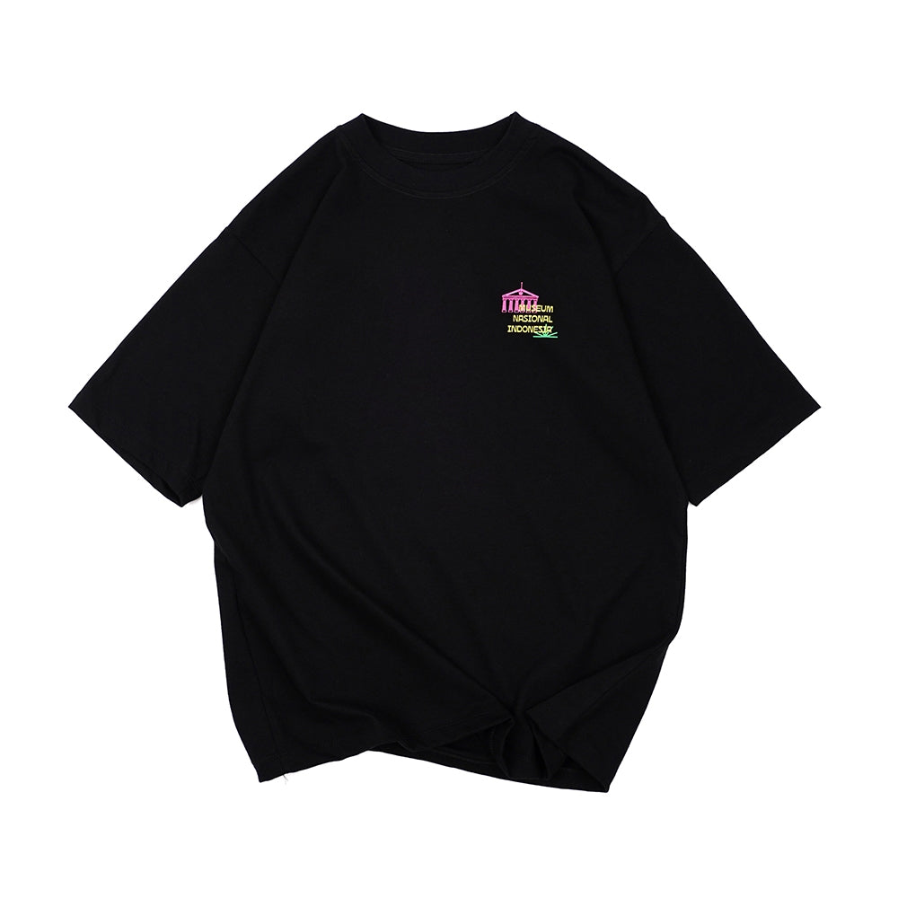 Dagadu Official Merch Museum Nasional Indonesia Kaos Oversize – Hitam