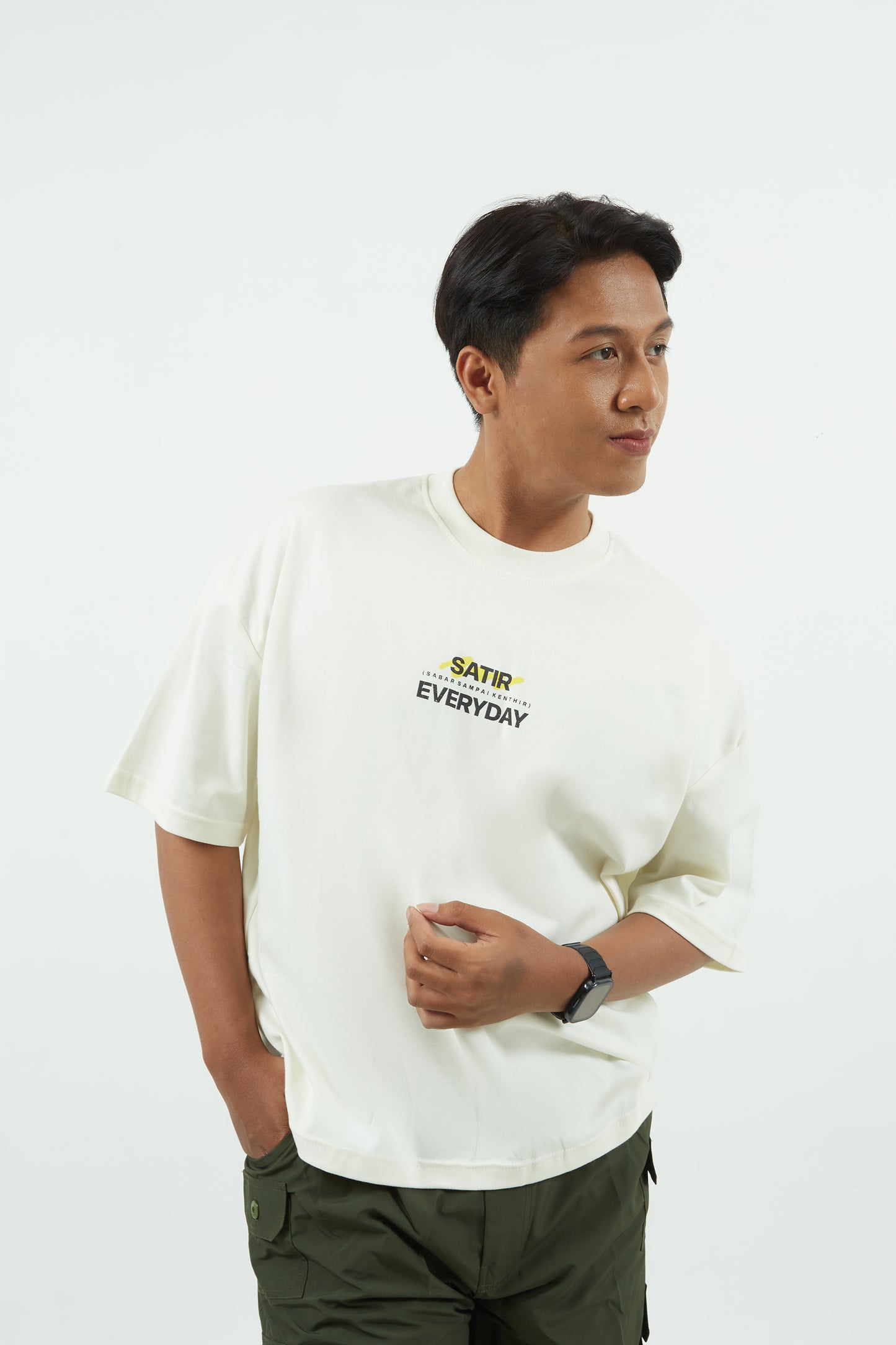 Dagadu Kaos Boxy Satir Everyday - Off White