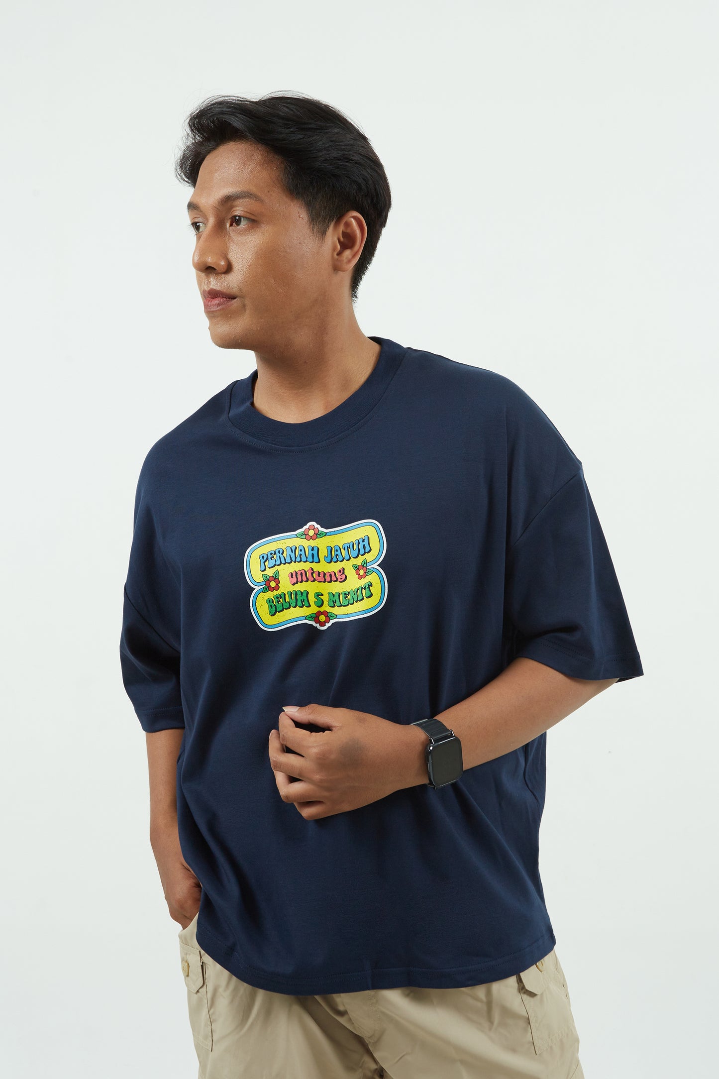 Dagadu Kaos Boxy Belum 5 Menit - Navy