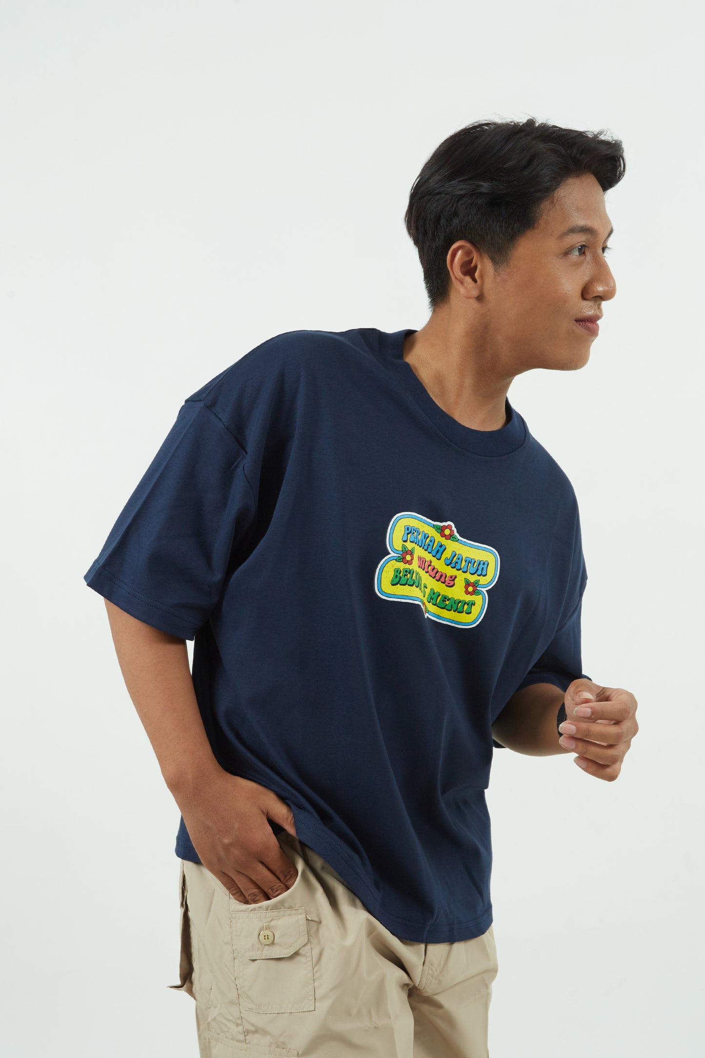 Dagadu Kaos Boxy Belum 5 Menit - Navy