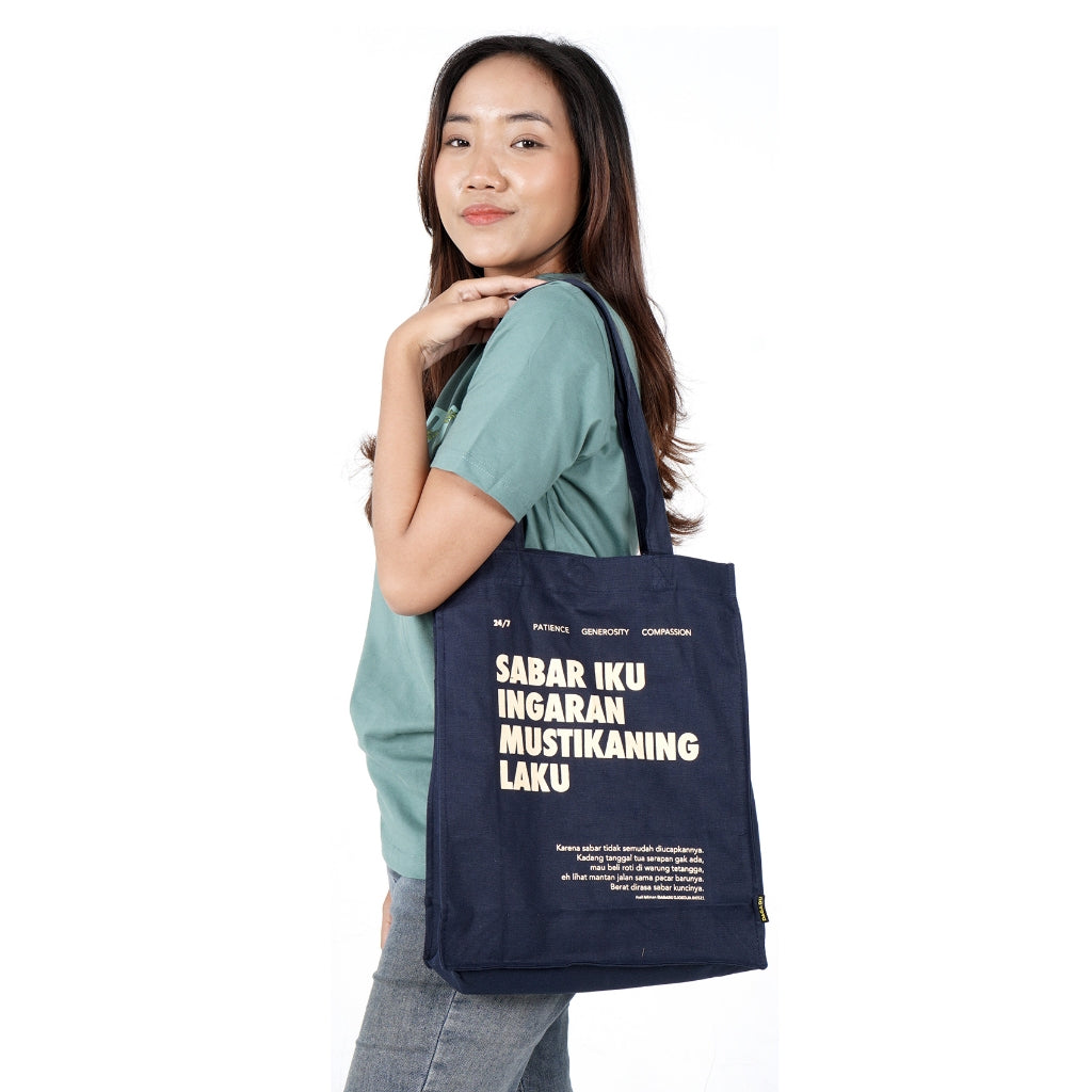 Dagadu Totebag Riting - Merah Maroon