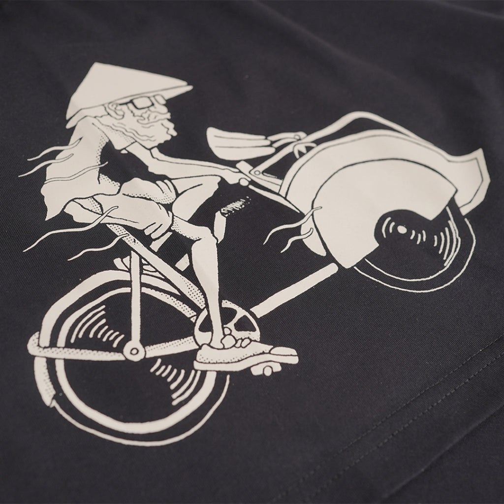 Dagadu Kaos Bigsize Becak Sepuh - Hitam