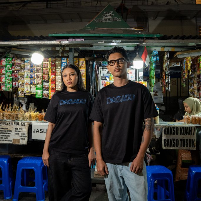 Dagadu Nightlife Kaos Pria Lengan Pendek Reguler Night Vibes Cotton Combed 24S