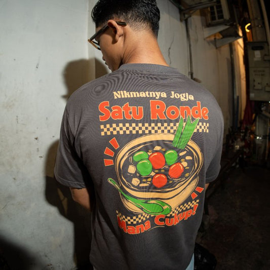 Dagadu Nightlife Kaos Pria Lengan Pendek Reguler Ronde Cotton Combed 24S